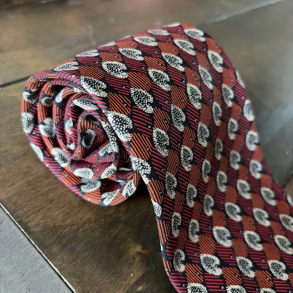 Christian Dior Vintage Necktie Mens OS Rust Burgundy Paisley Silk Designer Tie‎
